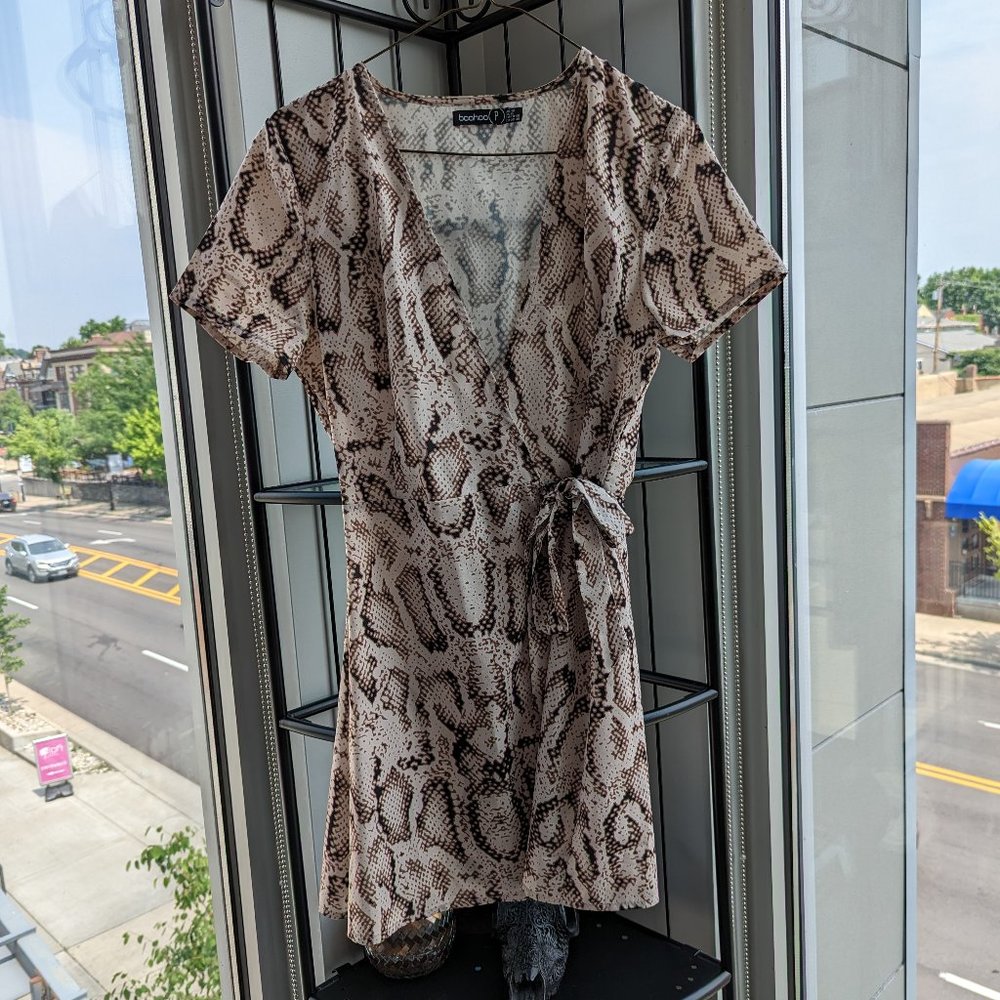 Boohoo dress